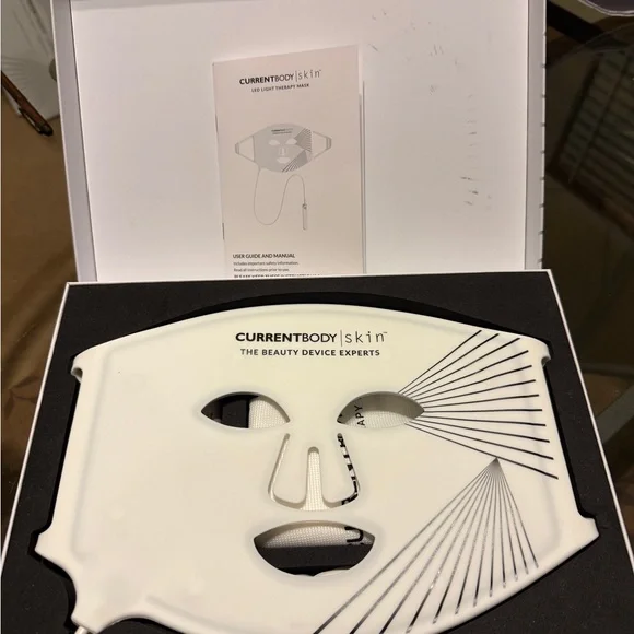 CurrentBody Skin LED Light Therapy Mask - White - Picture 6 of 6